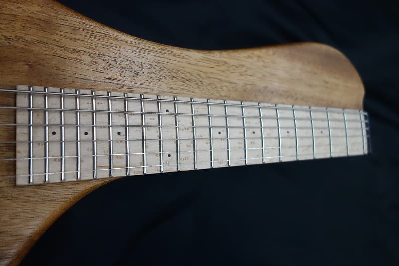 Wing Instruments 6-String Classic Wing Guitar Mahogany Body Maple  Fingerboard