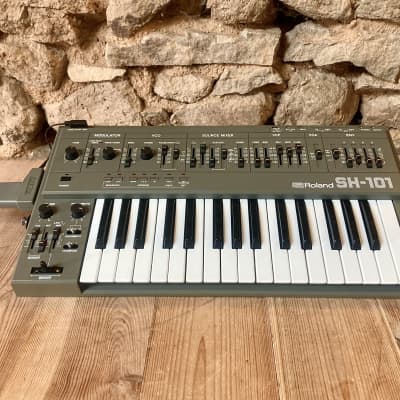 Roland SH-101 with MGS-1 modulation grip / SH101