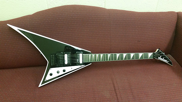 Jackson JS32 Rhoads Black with White Bevels w Floyd Rose Guitar