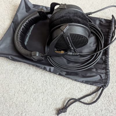 Beyerdynamic DT 990 Pro 250 Ohm Open-Back Over-Ear Monitoring Headphones Black Edition image 3