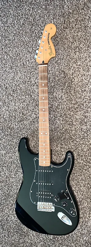 1999 Fender Deluxe series HSS STRATOCASTER Electric guitar gigbag