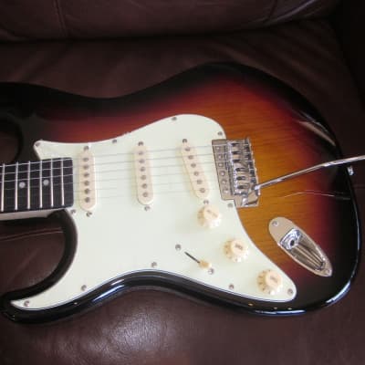 Tagima "S" Style TW Series Electric Guitar Left-Handed LHTG-500-SB-DF/MG - Gloss Sunburst w/ FREE Musedo T-2 Tuner! image 2