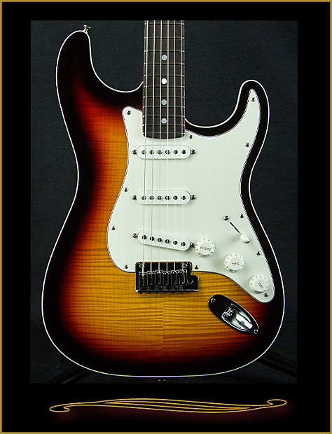 FENDER USA CustomShop Custom Deluxeストラト Fender Custom Shop Custom Deluxe Stratocaster Natural Flame