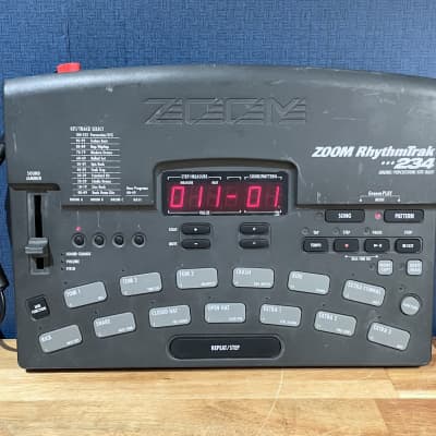 Zoom The RhythmTrak RT-234 - Drums / SFX / Bass Machine