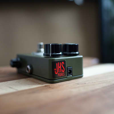 Green Russian Big Muff Pi | Fuzz / Distortion / Sustainer