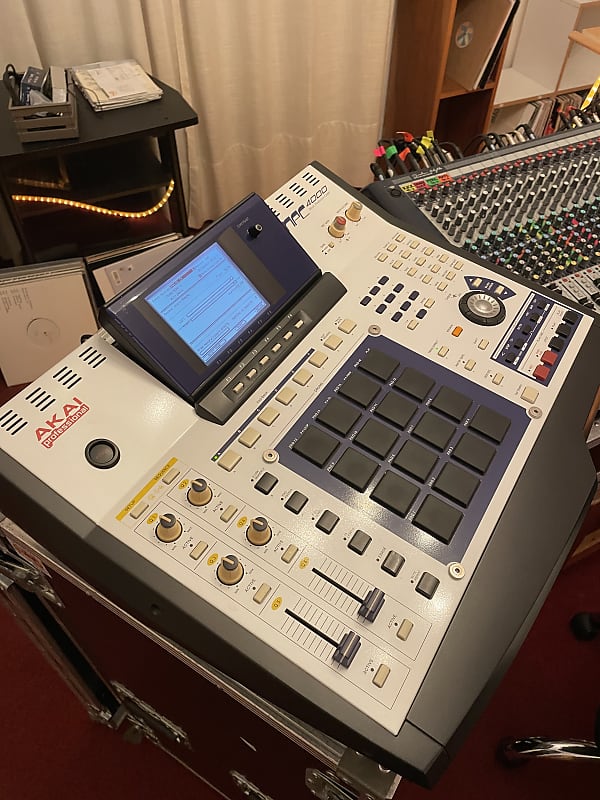 Akai MPC4000 Music Production Center | Reverb Italia