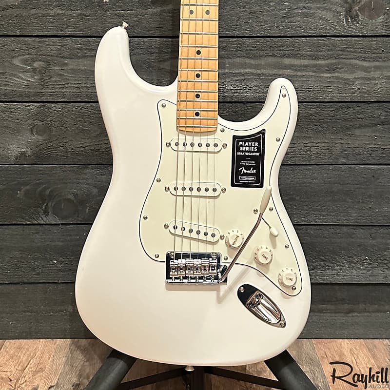 Fender Player Series Stratocaster MIM Electric Guitar Reverb Canada