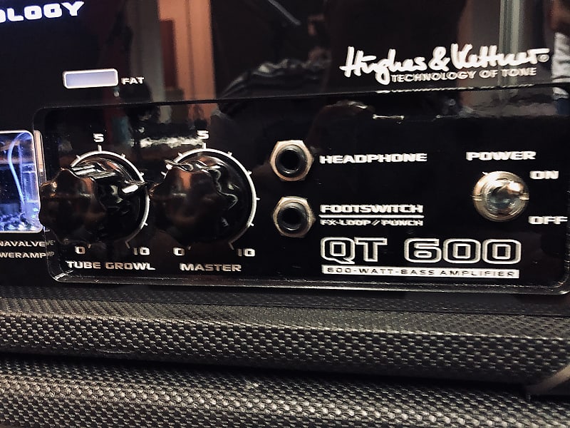 Hughes & Kettner Quantum QT-600 Bass Amp with QS-410 Pro Cab