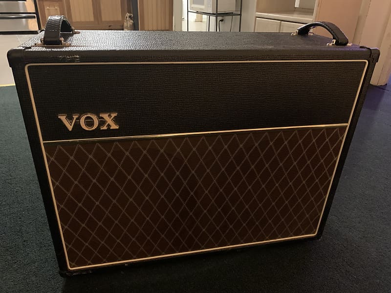 Vox V212C Custom 2x12" Guitar Speaker with Greenbacks Reverb