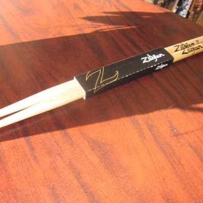 Zildjian 5a wood natural drumsticks  Select Hickory image 2