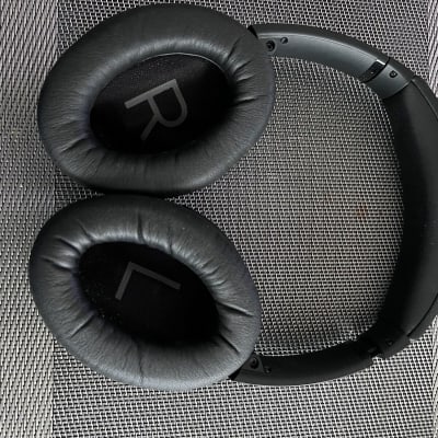 Bose QuietComfort 45 QC45 Portable Bluetooth Noise Cancelling Headphones image 2