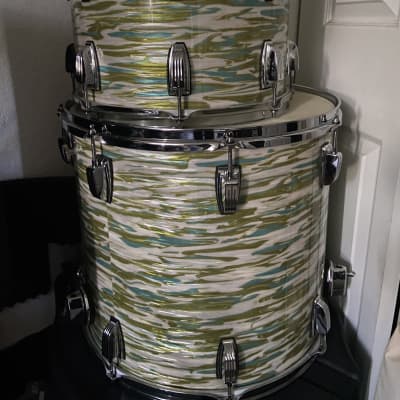 Ludwig Classic maple Blue/olive oyster 26” // 18” // 14” image 1
