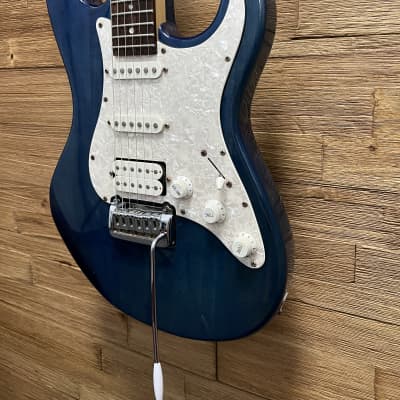 Dean Avalanche HSS Strat style guitar Made in Korea 1998 - Trans Blue image 4
