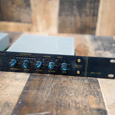 FMR Audio Really Nice Compressor RNC 1773 Pair Rack Mount
