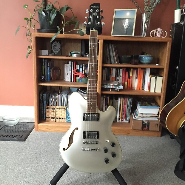 Ibanez TM70 Talman Semi Hollow Body Silver