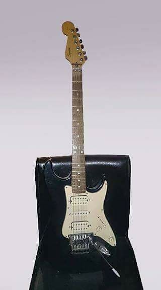 Squier Stagemaster V1 1999 Black with White Pickguard