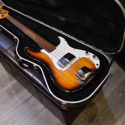 Fender Precision Bass Fretless with Rosewood Fingerboard 1978 - Sunburst image 9