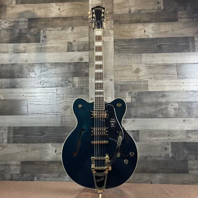 Epiphone Blueshawk Deluxe Semi-Hollowbody Electric Guitar w Epiphone Blueshawk Deluxe Semi-Hollowbody Electric Guitar w
