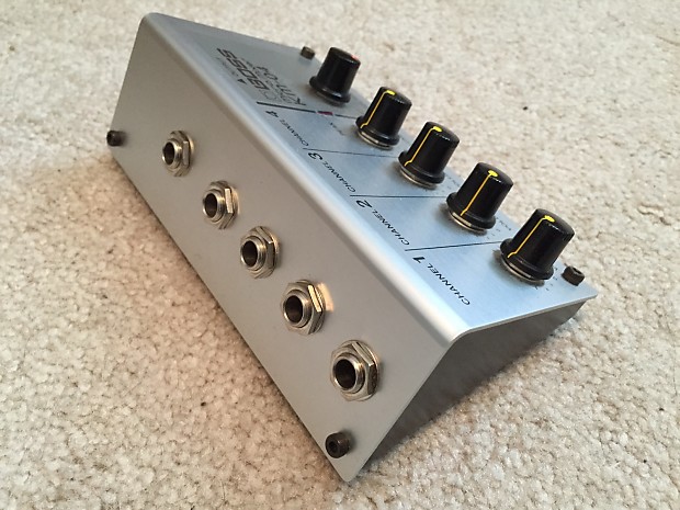 Boss KM-04 Micro-Mixer | Reverb