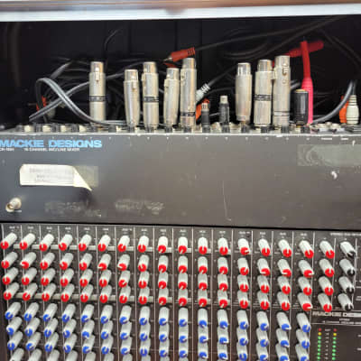 Mackie CR1604 16-Channel Mic / Line Mixer