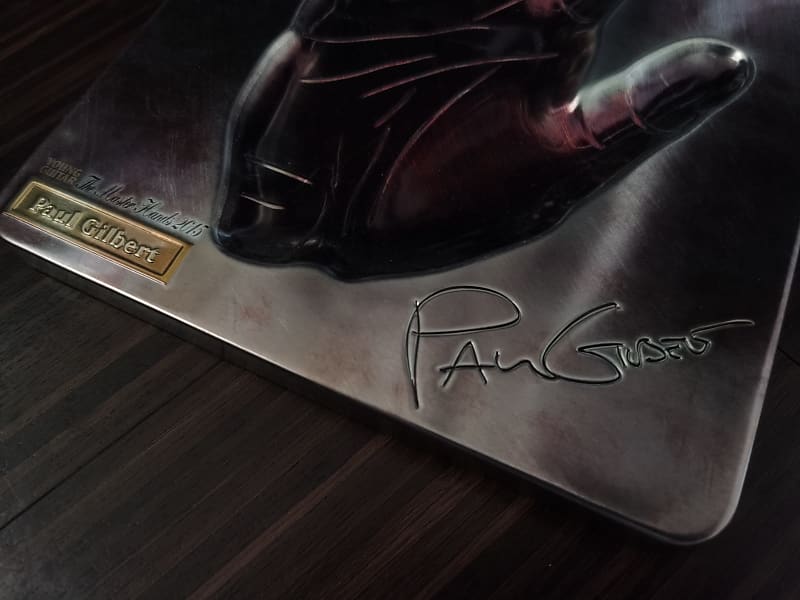 Paul Gilbert Handprint Young Guitar Magazine The Master Hands