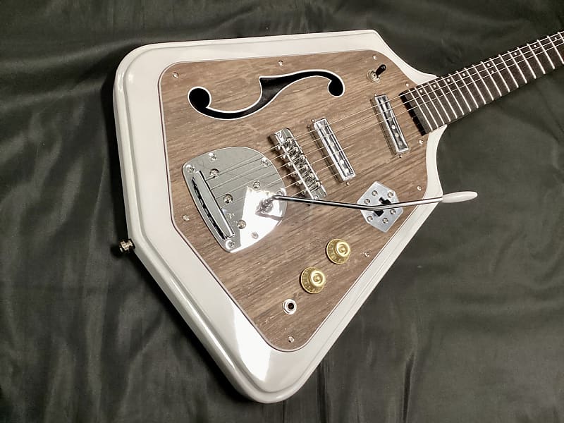 Eastwood CALIFORNIA REBEL/White | Reverb