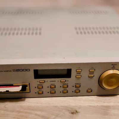 Akai S2000 MIDI Stereo Digital Sampler 1995 - White