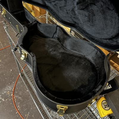 Yamaha Dreadnought Acoustic Guitar Hardshell Case image 4