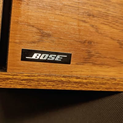 Pair of Vintage Bose 2.2 Direct Reflecting Two-way Bookshelf Pair of Vintage Bose 2.2 Direct Reflecting Two-way Bookshelf