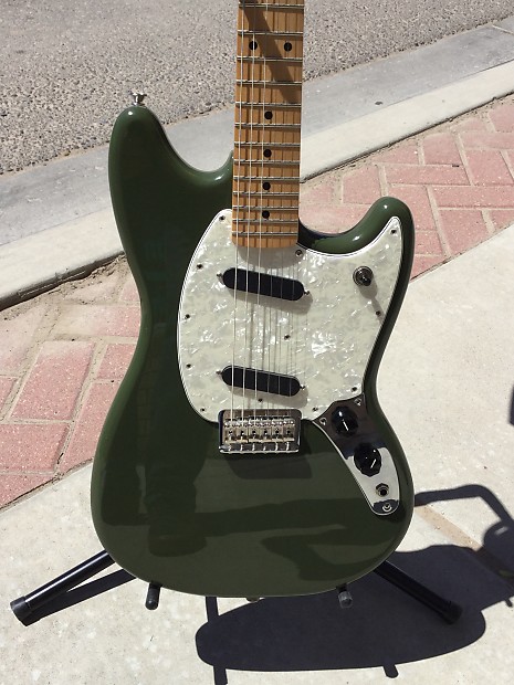 Fender mustang olive green on sale