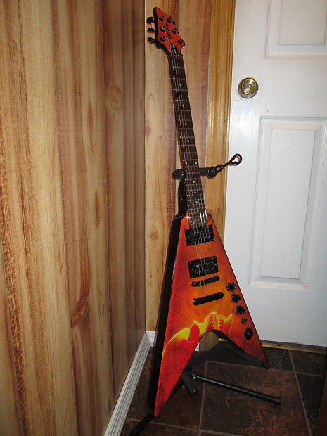 Washburn Wv16 G12 V Class Skull Flying V Reverb 7858