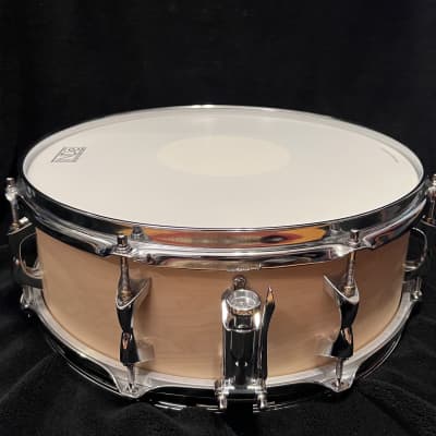 INDe 5.5x15 Maple 2019 Natural satin maple snare image 2