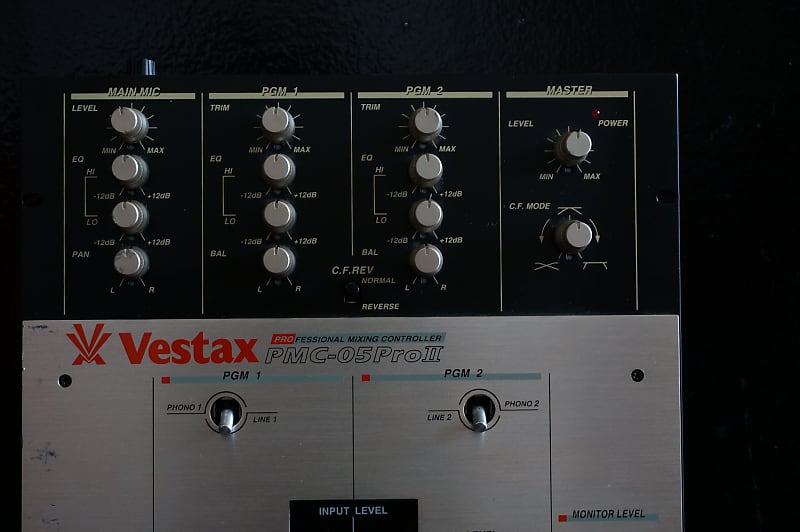 PMC-05 proⅡ Vestax Vestax PMC05PROIII DX 2-Channel DJ Mixer | zZounds