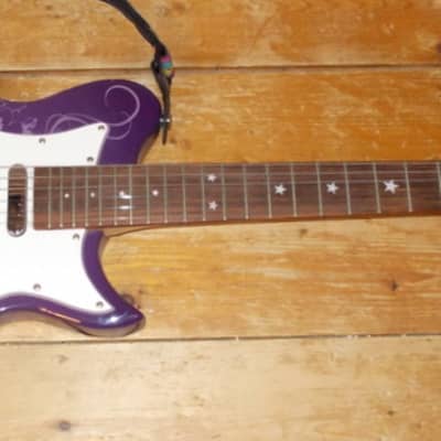 Washburn Disney Hannah Montana Electric Guitar Kit *Purple* image 3