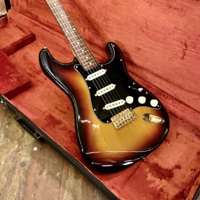 Fender CIJ Stratocaster ST-62G Deluxe Gold 3 Tone sunburst 1994 original vintage mij srv custom crafted in japan image 2