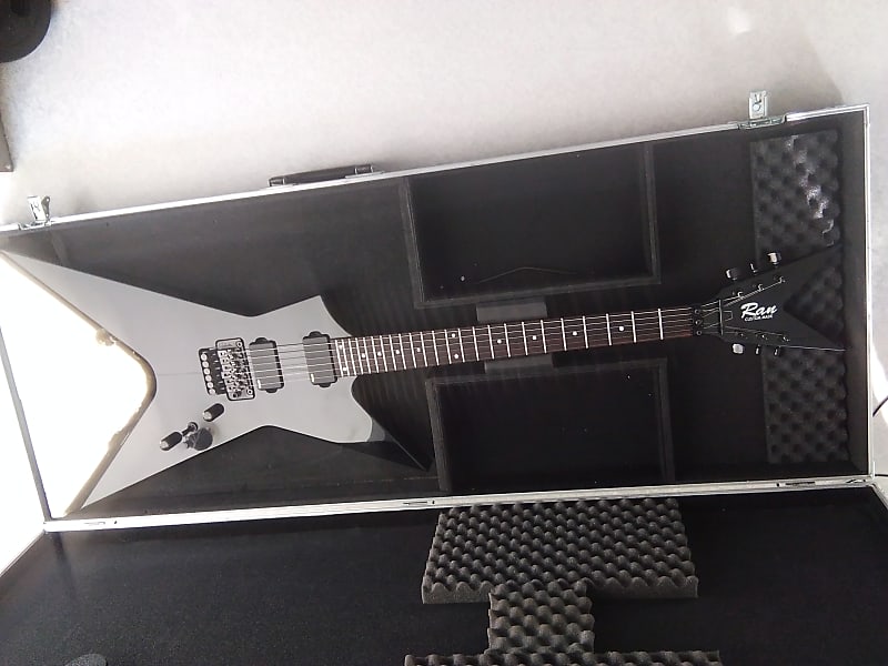 Washburn USA Dime Diamond Plate Stealth - What To Know