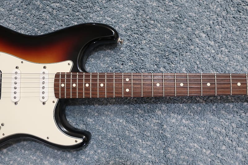 Vintage 2010 Fender Stratocaster Deluxe Mexican Made 2