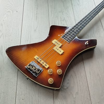 Washburn B-20 bass guitars Washburn B-20 bass guitars
