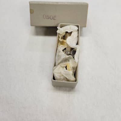 Chedeville Oboe Mouthpiece Single Reed with Ligature, Cap & Box image 15