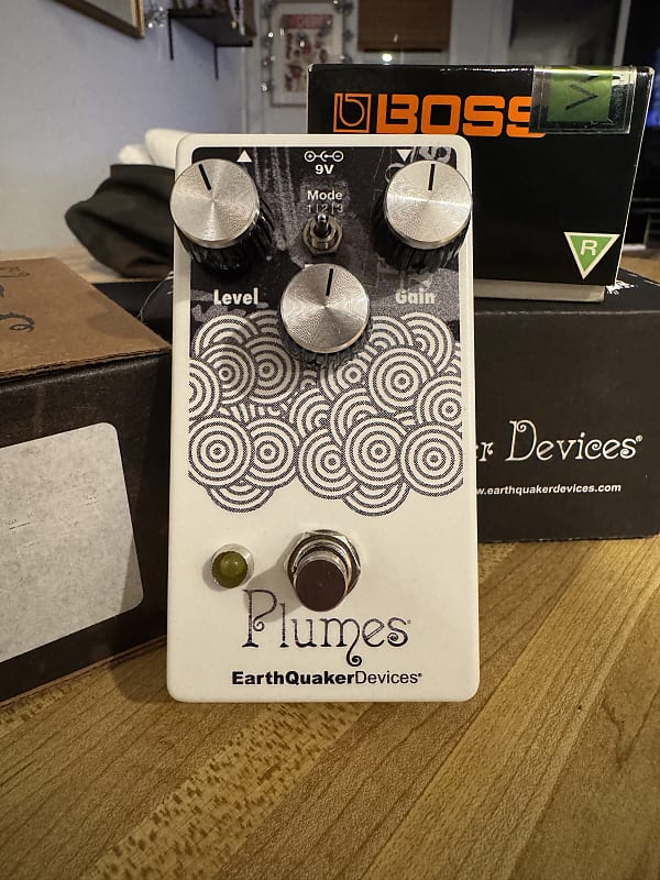 EarthQuaker Devices Plumes Small Signal Shredder