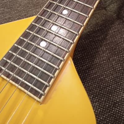Erlewine Chiquita Travel guitar 90's - yellow *Neck repair* image 9