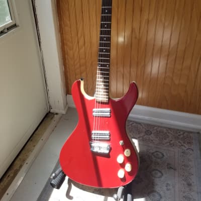 ダンエレクトロの\"HODAD\"（ホダッド） Open Box Danelectro Hodad Electric Guitar Red Metallic