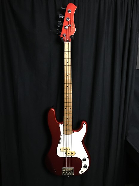 Hondo fame series deals 830 bass guitar