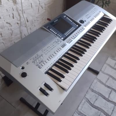 Yamaha PSR S710 keyboard workstation image 3