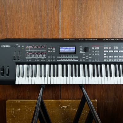 Yamaha MOXF6 61-key Synthesizer Workstation w/ bag MOTIF XF sound quality