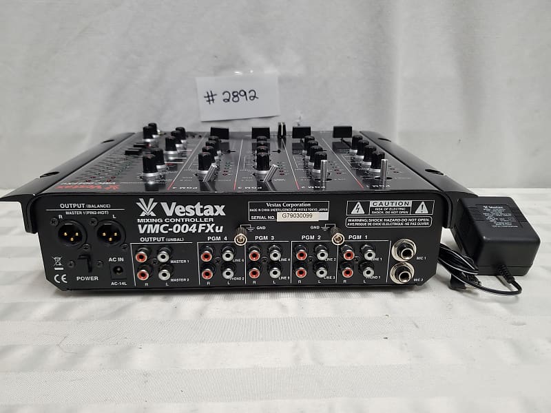 VESTAX VMC-004FXu 4 CHANNEL DJ MIXER #2892 GOOD USED WORKING