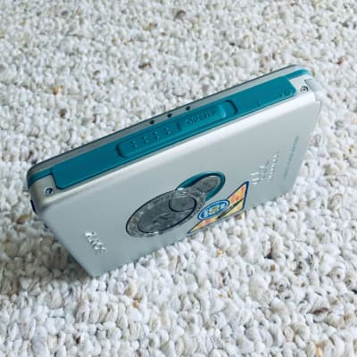 Sony WM-EX621 Walkman Cassette Player, Beautiful Silver Shape ! Tested & Working ! image 3