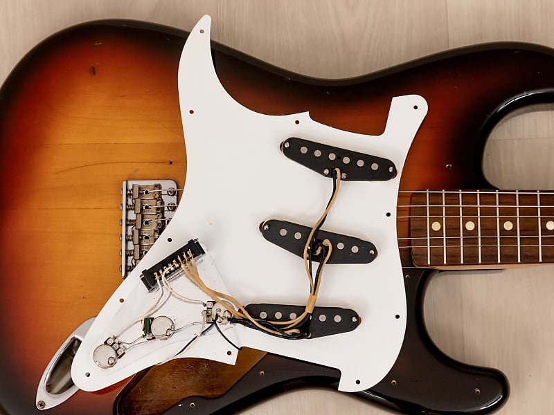 1993 Fender Stratocaster '62 Vintage Reissue ST62-70 Sunburst w