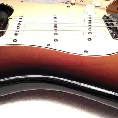 2004 Fender American Standard Stratocaster -- 3-Color Sunburst; Rosewood Fretboard image 16