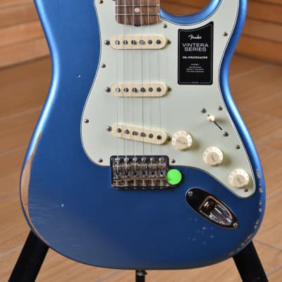Fender Vintera Road Worn '60s Stratocaster Pau Ferro Fingerboard Lake Placid Blue image 5